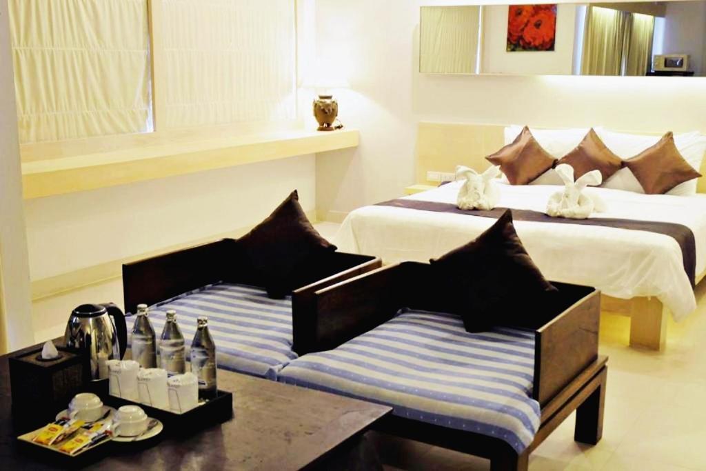 Khuang Singh Hotel Chiang Mai Bagian luar foto